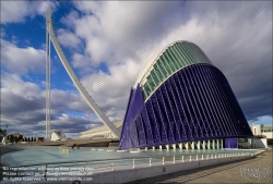 Viennaslide-05451798 Spanien, Valencia, Santiago Calatrava, Ciutat de les Arts i les Ciències, Stadt der Künste und Wissenschaften, Agora, dahinter Pont de l'Assut de l'Or // Spain, Valencia, Santiago Calatrava, City of Arts an Sciences, Ciutat de les Arts i les Ciències, Agora with Pont de l'Assut de l'Or in the Background