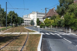 Viennaslide-05215830 Caen, Tramway, Fußgängerübergang