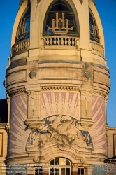 Viennaslide-05221020 Kulturzentrum in der ehemaligen Keksfabrik LU. Der Lieu Unique befindet sich im Viertel Champ-de-Mars am Ufer des Saint-Félix-Kanals am östlichen Ende der ehemaligen Gloriette-Insel.