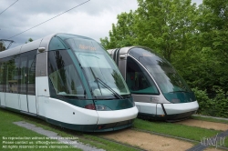 Viennaslide-05241805 Strasbourg, moderne Straßenbahn, Alstom Citadis (links) und Eurotram (rechts) - Strasbourg, modern Tramway, Alstom Citadis (at the left) und Eurotram (at the right)