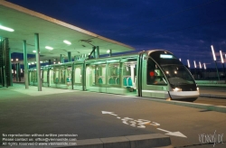 Viennaslide-05241933 Strasbourg, moderne Straßenbahn, Endstation Hoenheim Gare, Architektur von Zaha Hadid - Strasbourg, modern Tramway, Hoenheim Gare Station Building by Zaha Hadid