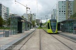 Viennaslide-05252826 Reims, moderne Straßenbahn, Design in Anlehnung an ein Champagnerglas - Reims, modern Tramway, Champagne Glass Design