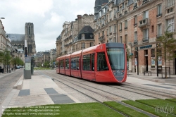 Viennaslide-05252863 Reims, moderne Straßenbahn, Design in Anlehnung an ein Champagnerglas - Reims, modern Tramway, Champagne Glass Design