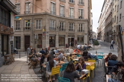 Viennaslide-05270112 Das 1. Arrondissement liegt am Hang des Croix-Rousse und auf der nördlichen Seite der Halbinsel, die durch den Zusammenfluss von Saône und Rhône gebildet wird. Die vielen Lokale machen es zum Ausgehviertel der Stadt.