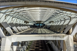 Viennaslide-05273991 Lyon, Flughafen Saint-Exupery, Flughafenbahnhof Satolas von Architekt Santiago Calatrava, Rhone Alpes, Frankreich // Lyon, Airport Lyon Saint-Exupery, Airport TGV Station Satolas by Architect Santiago Calatrava, Rhone Alpes, Frankreich