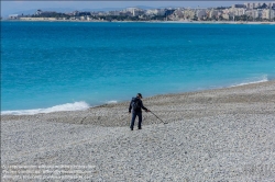 Viennaslide-05284309 Nizza, Strand, Metallsucher // Nice, Beach, Detectorist