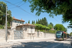 Viennaslide-05293097 Montpellier, moderne Tramway Linie 3, Fahrzeugdesign von Christian Lacroix - Montpellier, modern Tramway Line 3, Design by Christian Lacroix, Les Arceaux