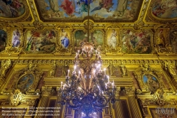 Viennaslide-05302369 Die Opéra Garnier, auch Palais Garnier genannt, ist eines der zwei Pariser Opernhäuser, die der staatlichen Institution Opéra National de Paris unterstehen. Sie wurde 1875 eröffnet und steht am rechten Seineufer im 9. Arrondissement. Ihren Namen verdankt sie ihrem Erbauer Charles Garnier.