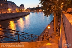 Viennaslide-05307067 Paris, Picknick an der Seine, Quai de Bourbon - Paris, Picknick at the Banks of the River Seine, Quai de Bourbon