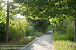 Viennaslide-05338822 Die Coulée verte René-Dumont ist ein 4,5 Kilometer langer Parkwanderweg, der zunächst entlang der Avenue Daumesnil im 12. Arrondissement von Paris führt. Er beginnt nahe dem Platz Place de la Bastille, der am U-Bahnhof Bastille von den Linien 1, 5 und 8 der Métro Paris erschlossen wird.