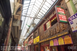 Viennaslide-05342502 Die Passage Brady ist eine überdachte Ladenpassage aus dem 19. Jahrhundert im 10. Arrondissement von Paris. Die Passage Brady befindet sich zwischen 46, rue du Faubourg-Saint-Denis und 33, Boulevard de Strasbourg, in einem gemischten Wohn- und Geschäftsviertel außerhalb der ehemaligen Stadtmauern, die im 17. Jahrhundert abgerissen wurden und an deren Stelle die Grands Boulevards geschaffen wurden