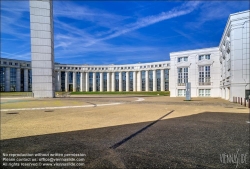 Viennaslide-05364413f Paris, Cergy, Les Colonnes de Saint Christophe, Ricardo Bofill Taller de Arquitectura, 1986 // Paris, Cergy, Les Colonnes de Saint Christophe, Ricardo Bofill Taller de Arquitectura, 1986 