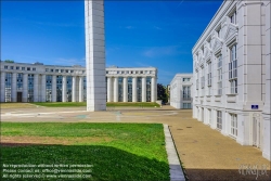 Viennaslide-05364417f Paris, Cergy, Les Colonnes de Saint Christophe, Ricardo Bofill Taller de Arquitectura, 1986 // Paris, Cergy, Les Colonnes de Saint Christophe, Ricardo Bofill Taller de Arquitectura, 1986 