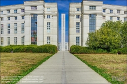 Viennaslide-05364424f Paris, Cergy, Les Colonnes de Saint Christophe, Ricardo Bofill Taller de Arquitectura, 1986 // Paris, Cergy, Les Colonnes de Saint Christophe, Ricardo Bofill Taller de Arquitectura, 1986 