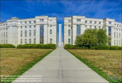 Viennaslide-05364426f Paris, Cergy, Les Colonnes de Saint Christophe, Ricardo Bofill Taller de Arquitectura, 1986 // Paris, Cergy, Les Colonnes de Saint Christophe, Ricardo Bofill Taller de Arquitectura, 1986 