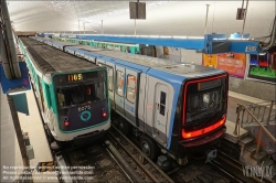 Viennaslide-05389744 Paris, Metro, alter und neuer Metrozug in der Station Chatelet // Paris, Metro, old and new Metro Train at Chatelet Station