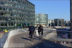 Viennaslide-06222028 Kopenhagen, Stadtentwicklungsgebiet Südhafen, Fahrradbrücke Bicycle Snake // Copenhagen, South Harbour Development Area, Bicycle Snake Bridge