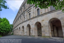 Viennaslide-06490817 Die Kongresshalle ist – nach Prora – der zweitgrößte erhaltene nationalsozialistische Monumentalbau in Deutschland und steht unter Denkmalschutz. Der Entwurf mit einem freitragenden Dach stammt von den Nürnberger Architekten Ludwig und Franz Ruff. Die Halle war als Kongresszentrum für die NSDAP mit Platz für 50.000 Menschen geplant. Von der vorgesehenen Höhe von rund 70 Metern wurden nur 39 erreicht.