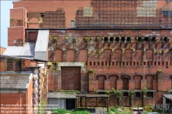 Viennaslide-06490826 Die Kongresshalle ist – nach Prora – der zweitgrößte erhaltene nationalsozialistische Monumentalbau in Deutschland und steht unter Denkmalschutz. Der Entwurf mit einem freitragenden Dach stammt von den Nürnberger Architekten Ludwig und Franz Ruff. Die Halle war als Kongresszentrum für die NSDAP mit Platz für 50.000 Menschen geplant. Von der vorgesehenen Höhe von rund 70 Metern wurden nur 39 erreicht.