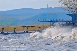 Viennaslide-92110106 Kitesurfing