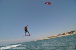 Viennaslide-92110132 Kitesurfing